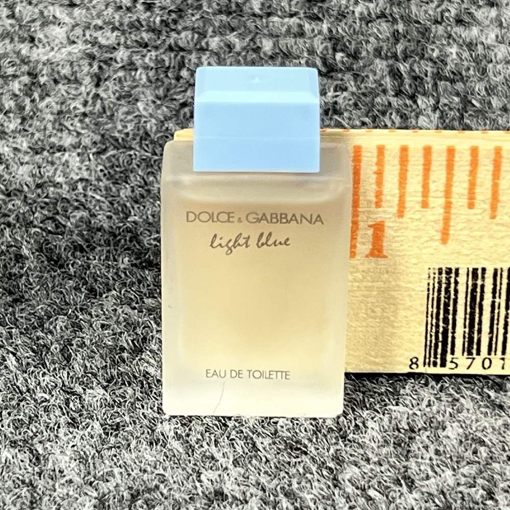 Dolce & Gabbana LIGHT BLUE Eau de Toilette Mini Splash Bottle 0.15 Oz - Picture 2 of 3